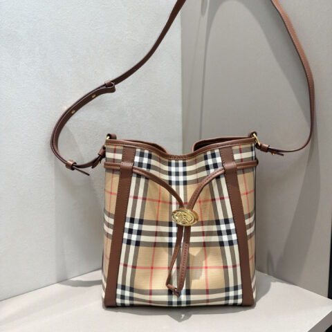 Burberry 格纹印花大号水桶包型号9561