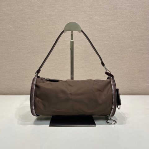 Prada新品收纳包鳄鱼纹棕色 款号1TT347