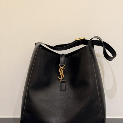 YSL黑色金扣hobo包 型号：850545