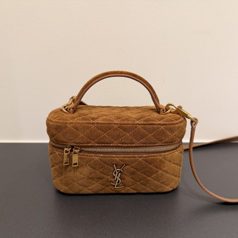 YSL 𝗚𝗔𝗕𝗬 𝗩𝗔𝗡𝗜𝗧𝗬迷你麂皮手拿包 型号：766731