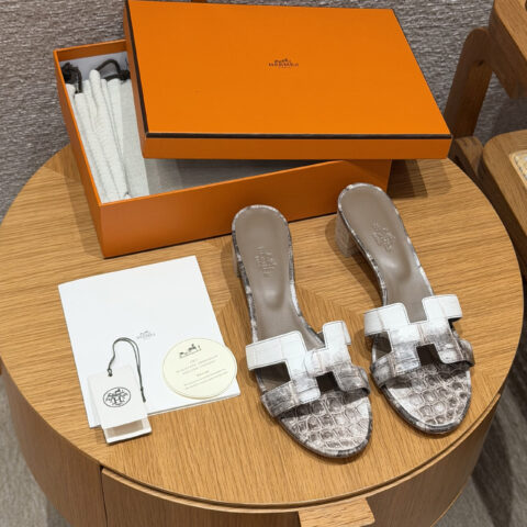 HERMES :185 Oasis 高跟凉鞋 喜马拉雅/Himalaya