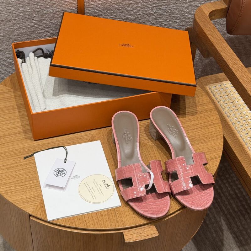 HERMES :185 Oasis 鳄鱼皮高跟凉鞋 奶昔粉/1Q/Rose confetti