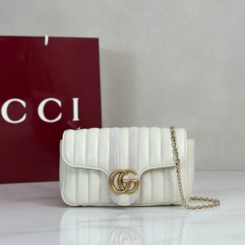 Gucci 款号A006X1白皮磨砂
