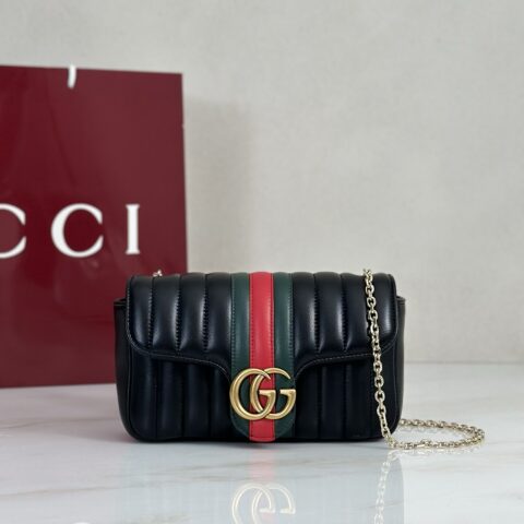 Gucci 款号A006X1克皮绿红绿