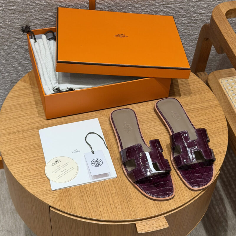 HERMES :181 Oran 鳄鱼皮凉拖 黑加仑紫/N5/Cassis