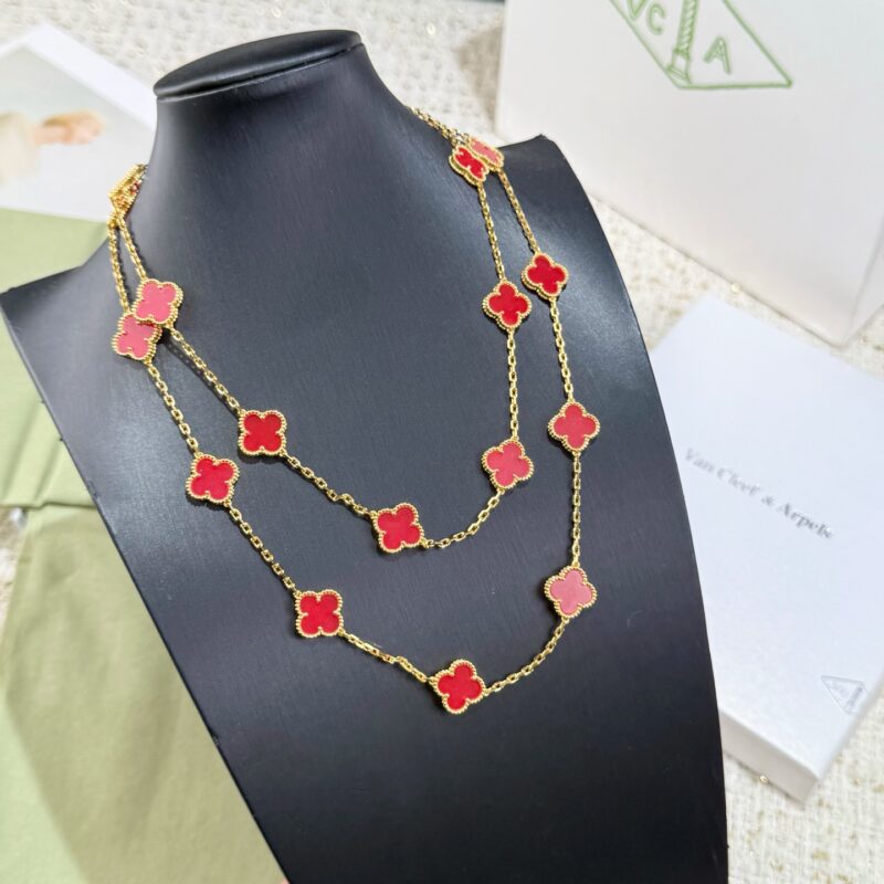 20花粉珐琅Van Cleef &Arpels 梵克雅宝2026年新款粉珐琅四叶草20花毛衣链