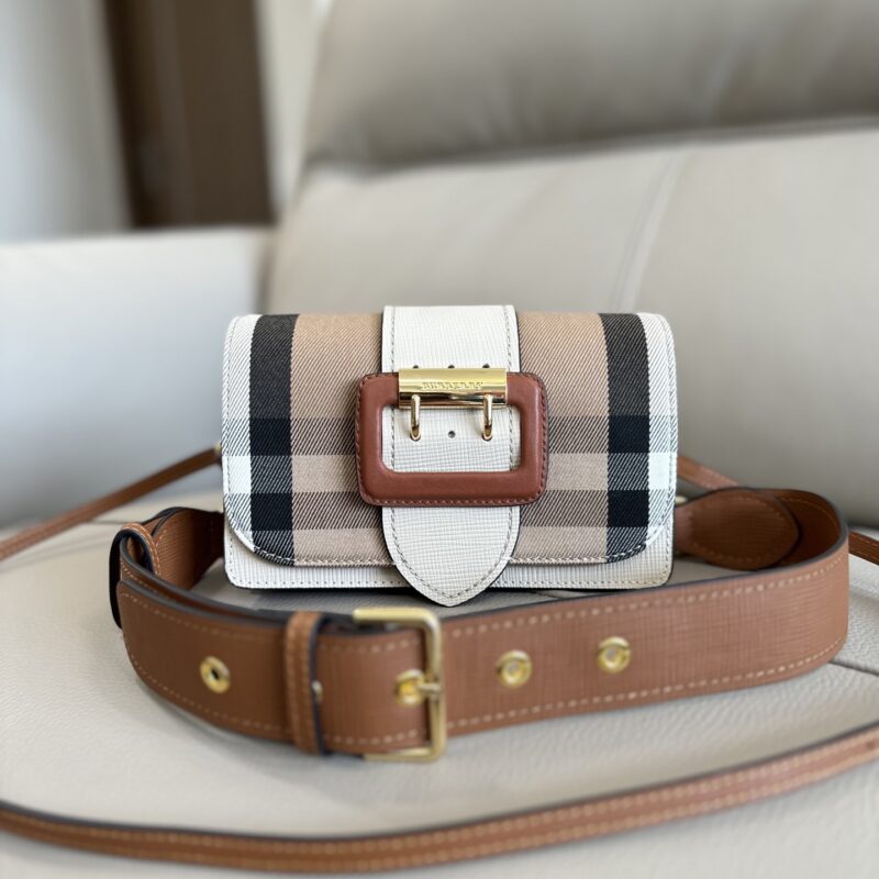 Burberry The Buckle 搭扣包白色小号 型号4601