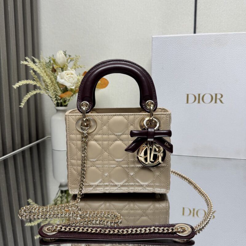 Lady Dior 三格蝴蝶结羊皮戴妃包