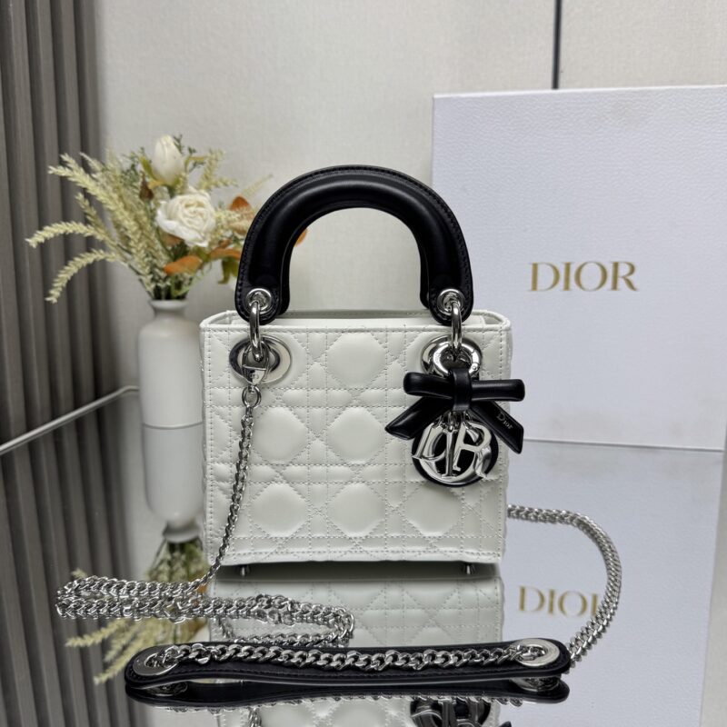 Lady Dior 三格蝴蝶结羊皮戴妃包 白色