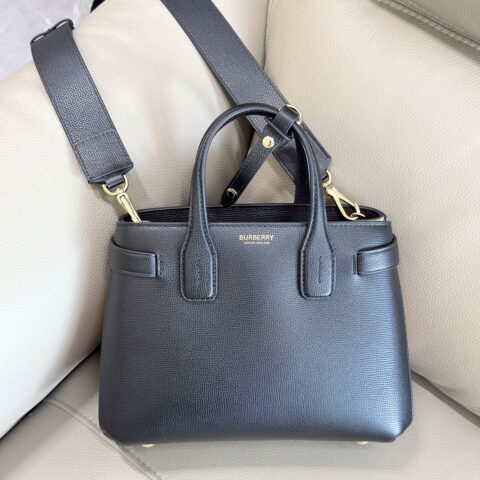 Burberry 托特包款班纳手袋 型号5571