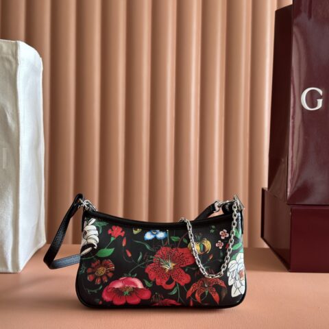 Gucci Flora花卉印花尼龙黑色 型号：875847