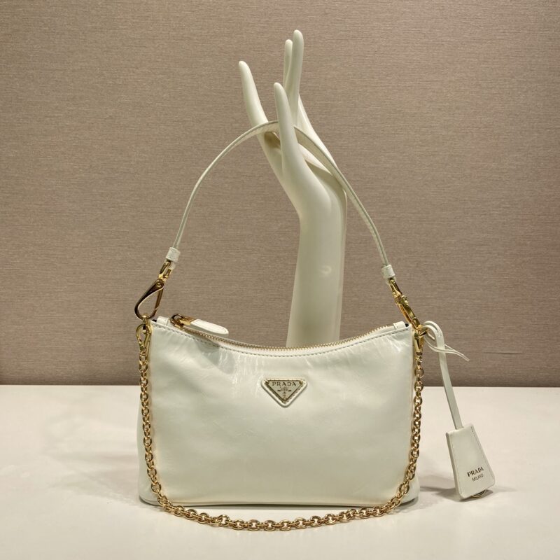 Prada 新品腋下包 白色油腊皮款号1B305