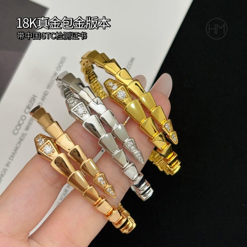 18K真金包金版本 BVLGARI 宝格丽 Serpenti Viper系列 单圈头尾钻手镯