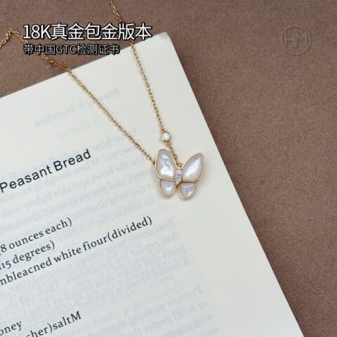 18K真金包金版本𝐕𝐚𝐧 𝐂𝐥𝐞𝐞𝐟 & 𝐀𝐫𝐩𝐞𝐥𝐬 梵克雅宝 Two Butterfly系列 小号款 白贝母蝴蝶项链