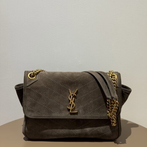 YSL 𝗡𝗶𝗸𝗶 𝘁𝗿𝗶𝗽𝗼𝘂𝗰𝗵绒面革购物袋 款号：812943