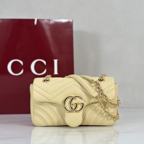Gucci 款号837280 浅黄