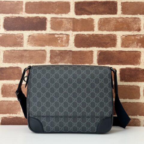 Gucci 款号821154 克胶
