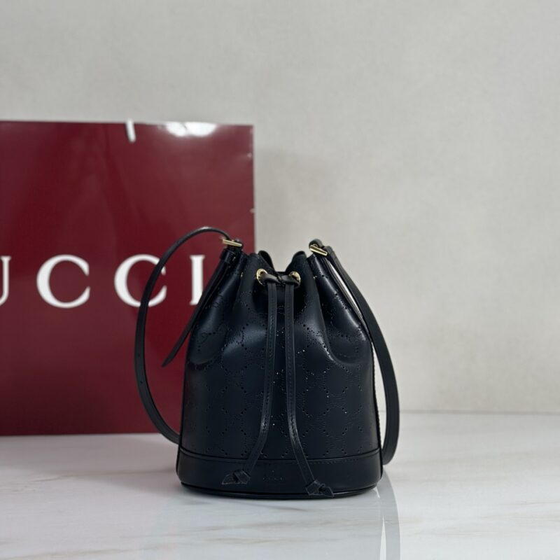 Gucci 款号876060 克皮穿孔