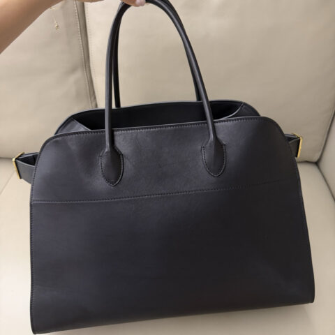 The Row Margaux 17 Masoni马鞍皮 黑色/金扣 型号：TR1240