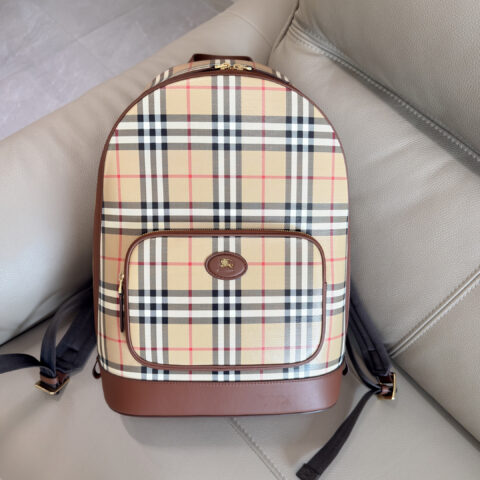Burberry 新款格纹双肩包藏米色 House格纹 型号9221