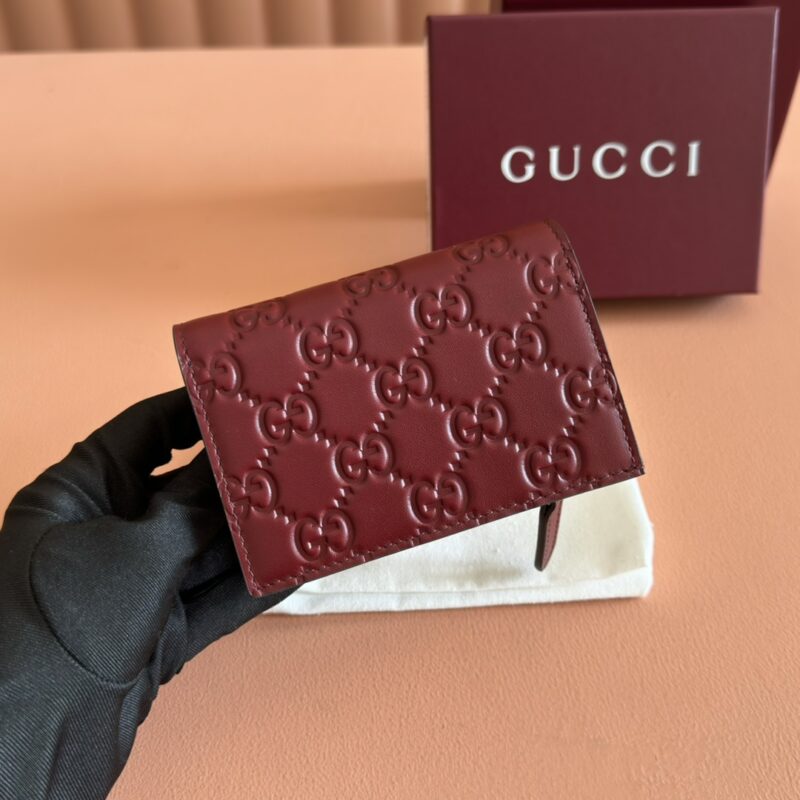 Gucci 安可拉红GG印花压纹牛皮革 型号：847208