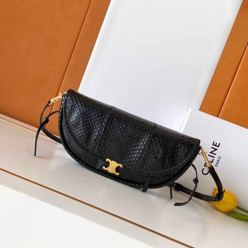 Celine 新品出货CE HALFMOON 小号手袋 款号：L103778