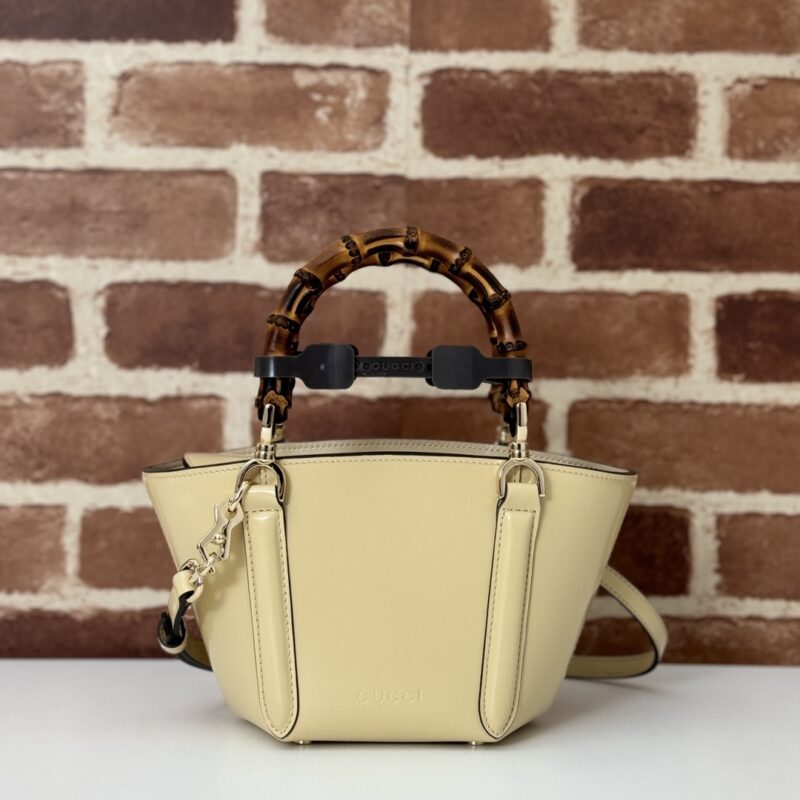 Gucci 款号805832 浅米羊皮内里