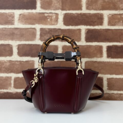 Gucci 款号805832安可拉红 羊皮内里