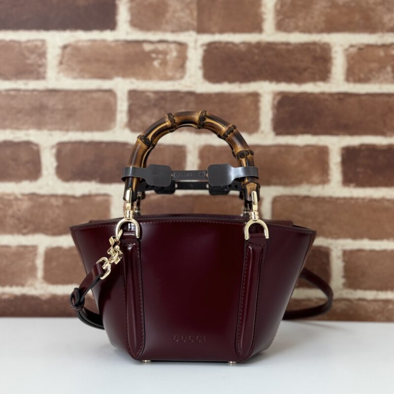 Gucci 款号805832安可拉红 羊皮内里