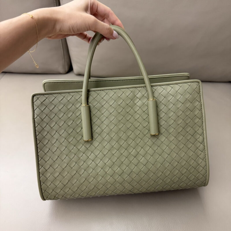 BV Barbara Tote Bag 小号洞石绿 型号：875932