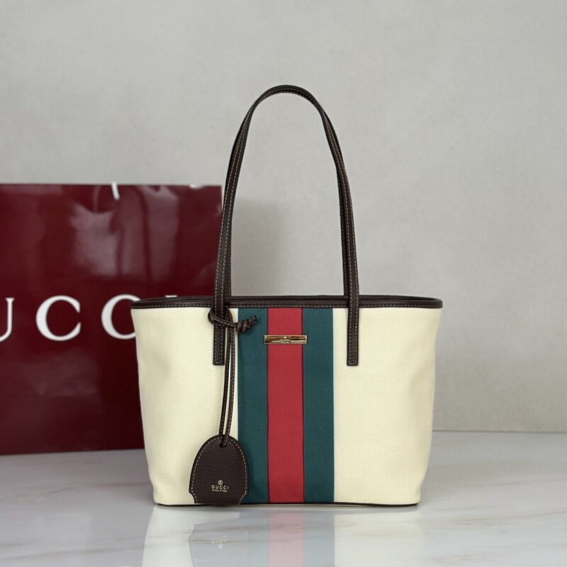 Gucci 款号A0034E 白色帆布
