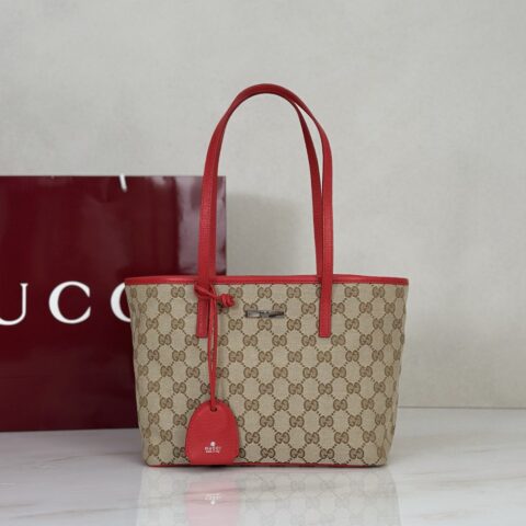 Gucci 款号A0034E 浅杏布大红