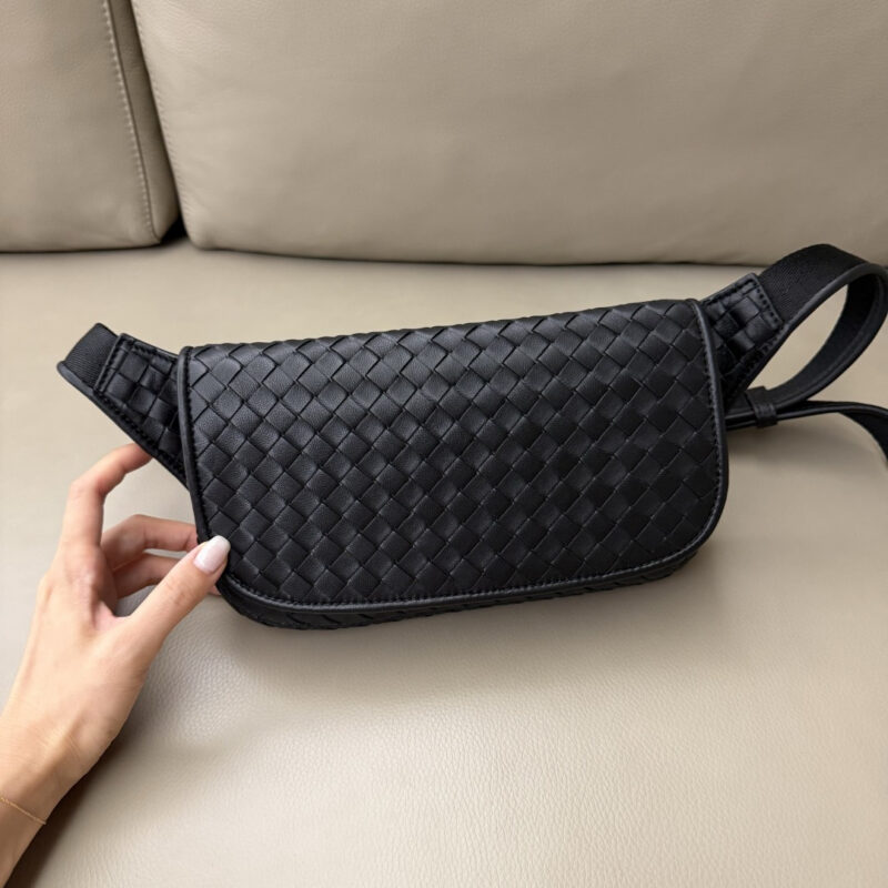 BV Veneto Belt Bag 黑色 型号：876334