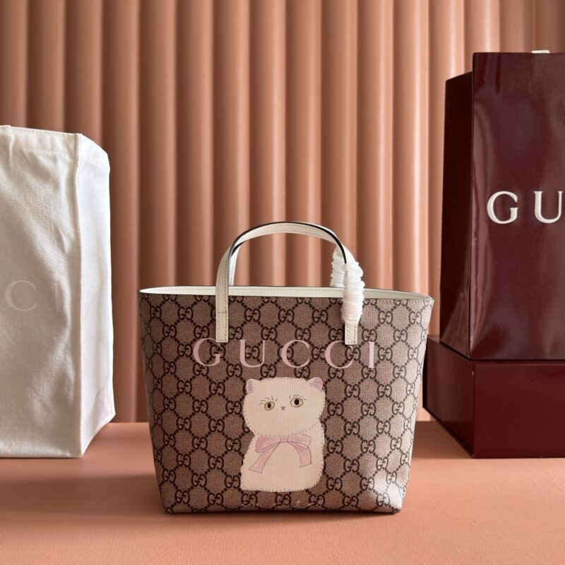Gucci 猫儿童包 型号：410812