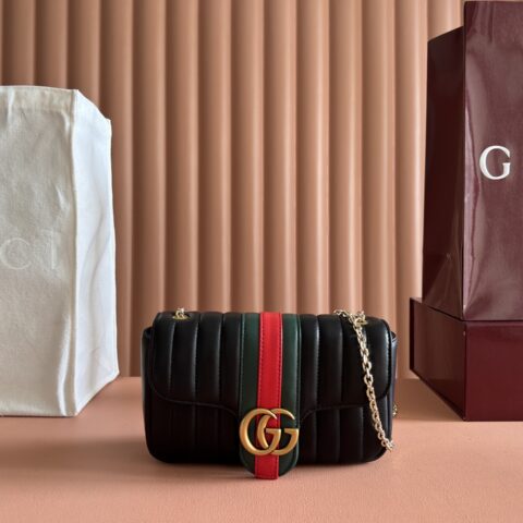 Gucci GG Marmont系列手袋 型号：A006X1