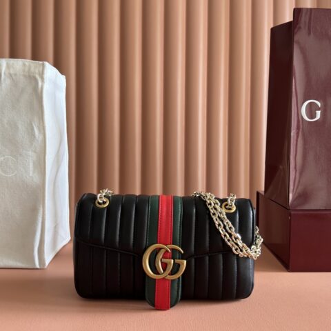 Gucci GG Marmont系列手袋黑色 型号：A006xw