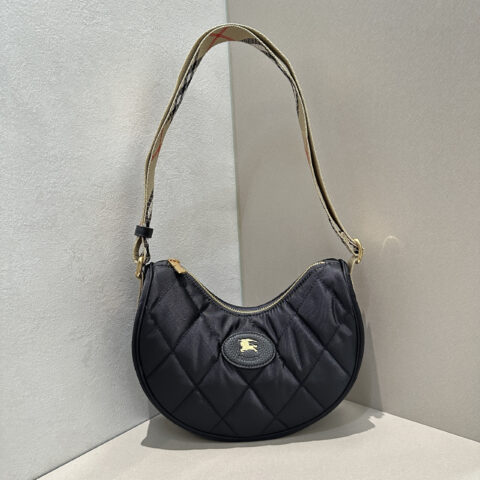 Burberry Horseshoe格纹尼龙斜挎包 型号1112