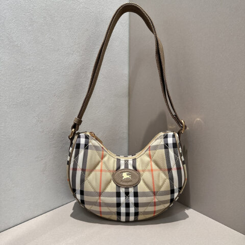 Burberry Horseshoe格纹尼龙斜挎包 款号1112