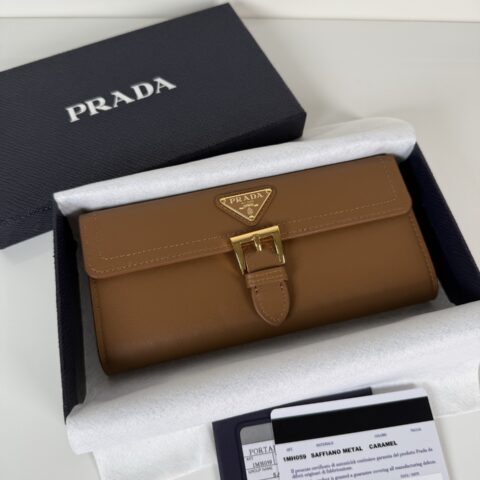 Prada Nappa羊皮长夹钱包棕色 型号1MH059
