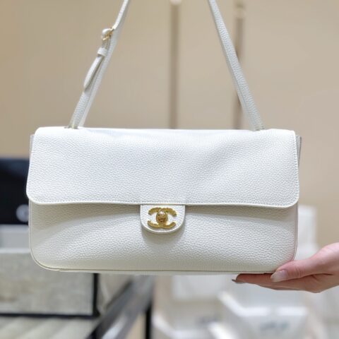Chanel 26S大号机场包白色 款号AS6231