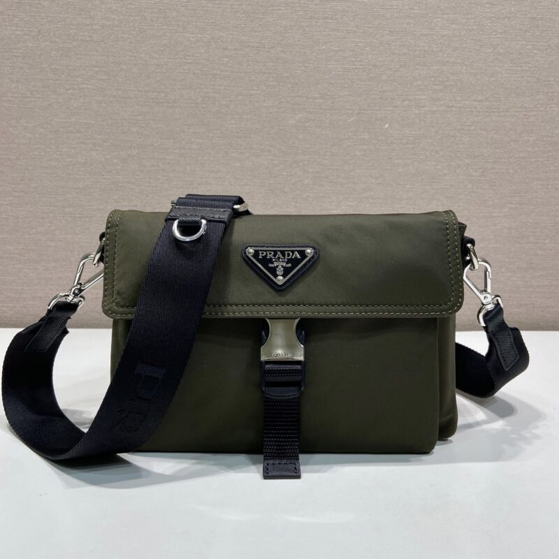 Prada 新品手机包绿色 款号2ZT101