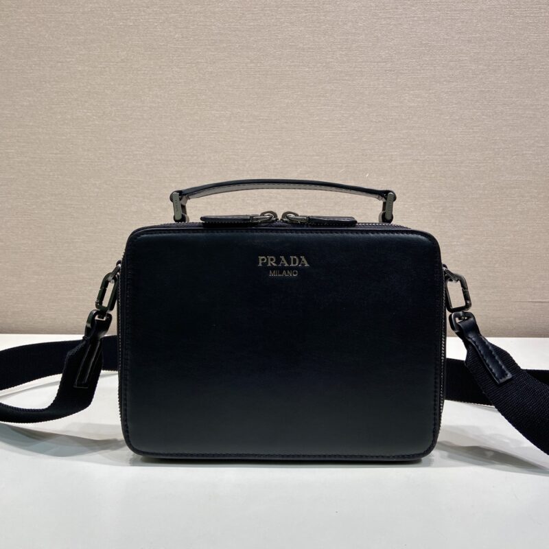 Prada新款 款号2VH069 小牛皮黑色