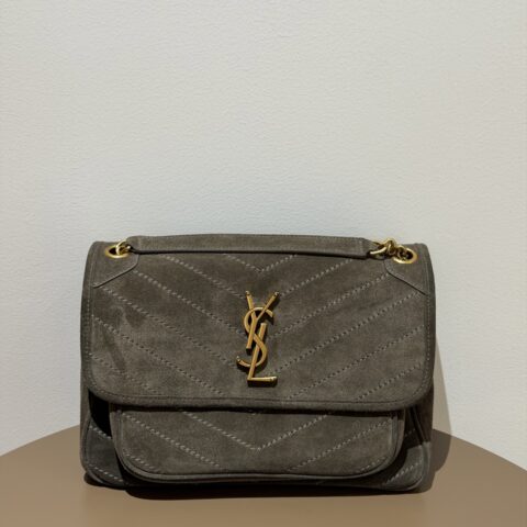 ysl【𝙉𝙞𝙠𝙞-𝟮𝟴𝙘𝙢】🎗麂皮麝香金标 型号：498894