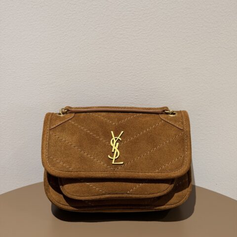 ysl【𝙉𝙞𝙠𝙞-𝟭𝟴𝙘𝙢】🎗麂皮焦糖金标mini 款号：828736