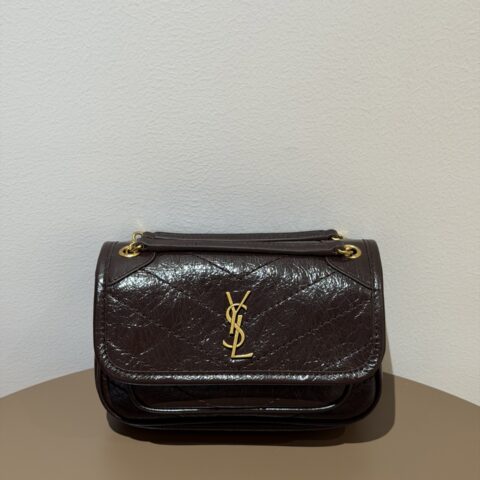 ysl【𝙉𝙞𝙠𝙞-𝟭𝟴𝙘𝙢】🎗咖啡色金标mini 款号：828736