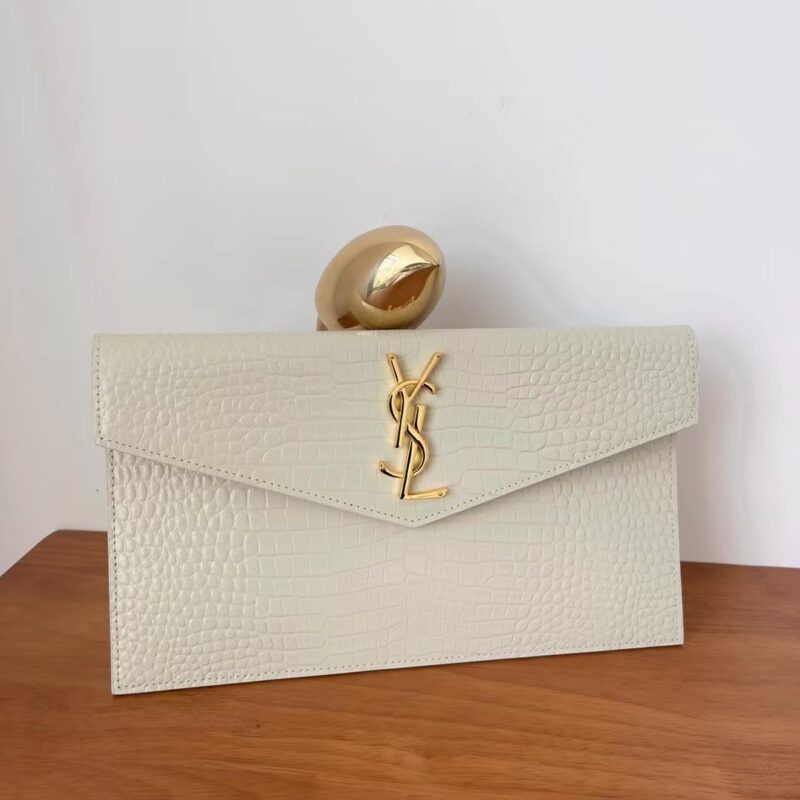 YSL 𝑼𝒑𝒕𝒐𝒘𝒏_鳄鱼纹皮手拿包白色金扣 型号:565739