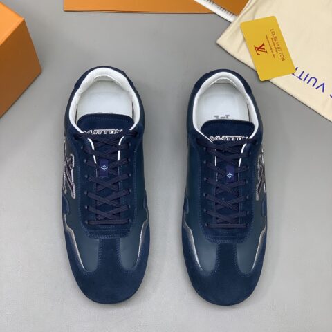 LV 男款足球休闲鞋 小牛皮制成设计简洁