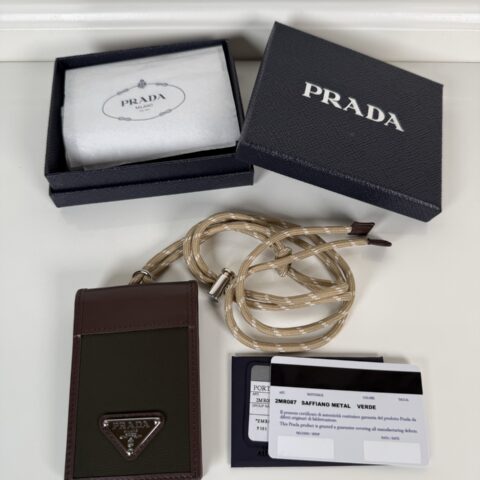 Prada 证件夹/卡夹双用，型号2MR087男女通用款