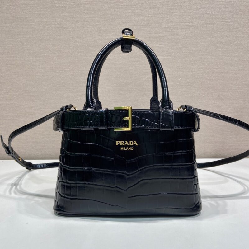 Prada 迷你女包鳄鱼纹黑色 款号1BA502