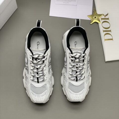 Dior 情侣款老爹休闲鞋 绘画风皮革和网面材质混搭